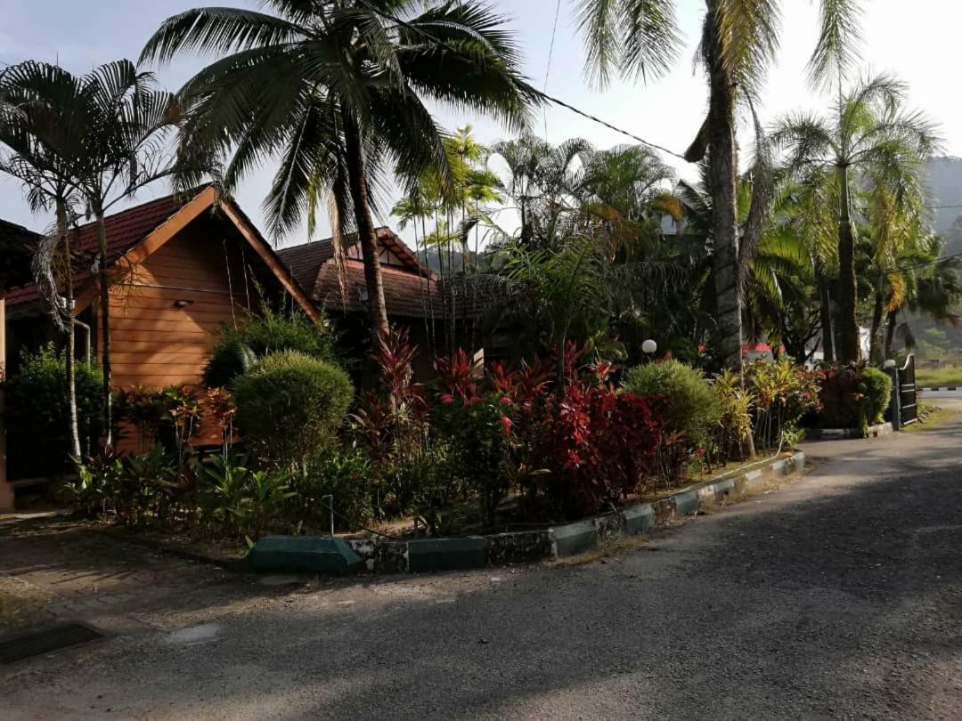 Six Villa Inn Dungun Ngoại thất bức ảnh